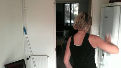Stepmom Milf 47 Years Does Housework Stepson Open Dick - upornia.com - France