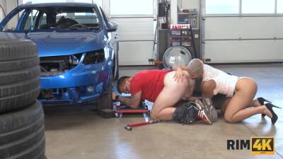 RIM4K. Slovakian MILF with short hair relaxes mechanic by asslicking - txxx.com