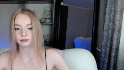 Blonde amateur milf does anal on pov camera 29 - drtuber.com