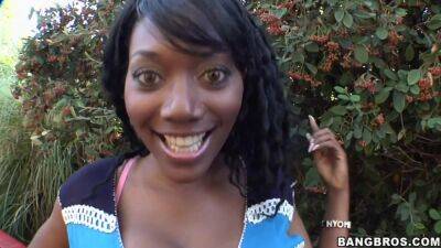 Ebony Milf - Nyomi Banxxx ebony MILF porn video - sunporno.com - Usa