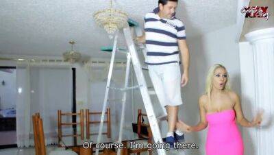 The electrician goes to the house and fucks this milf - porntry.com - Mexico - Argentina