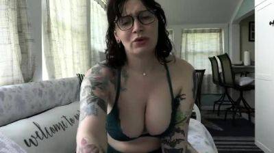 Bettie Bondage – Mutual Masturbation With Mom - drtuber.com