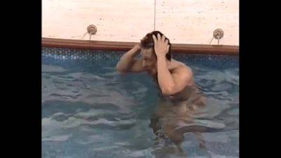 Brunette milf gets fucked after swimming in the pool - sunporno.com - Germany
