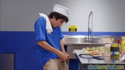 Short dude pleasing cockhungry MILF in fast food kitchen - hotmovs.com
