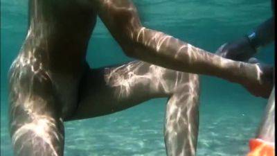 Naked Swimming MILF Gives Underwater Handjob Until He Cums - drtuber.com